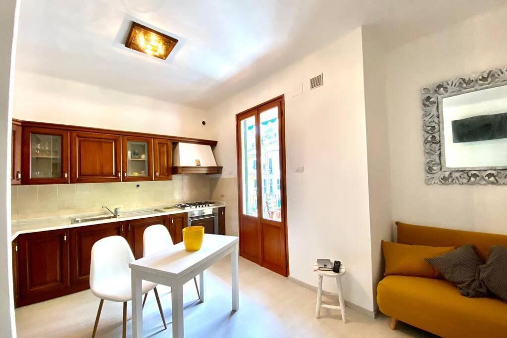 Oasi Vacation Rental Вернацца Екстер'єр фото